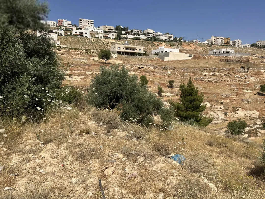ارض سكنيه بالسلط سكن ج