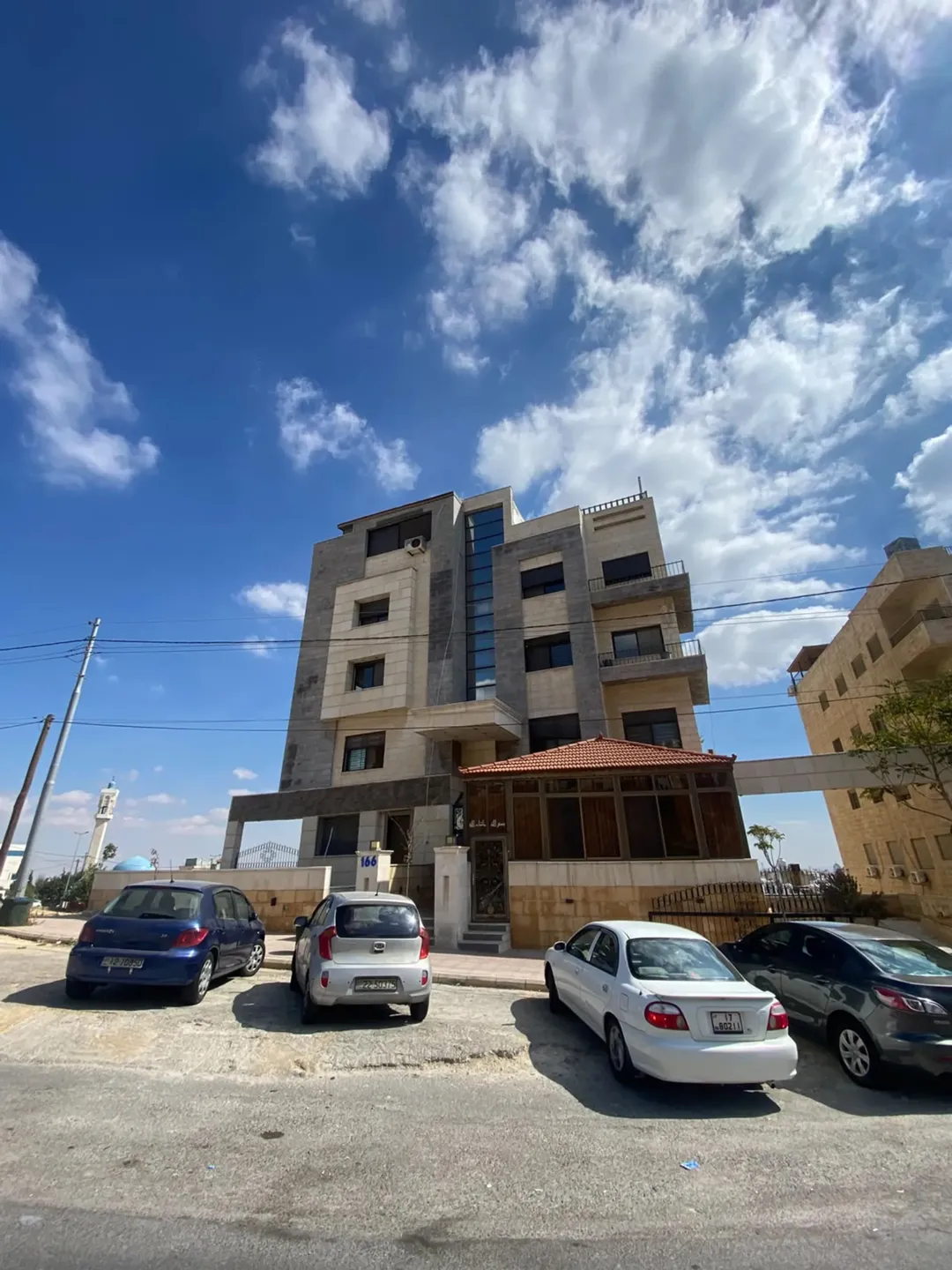 ضاحية الرشيد 140م طابق تاني عمر البناء 8 سنوات