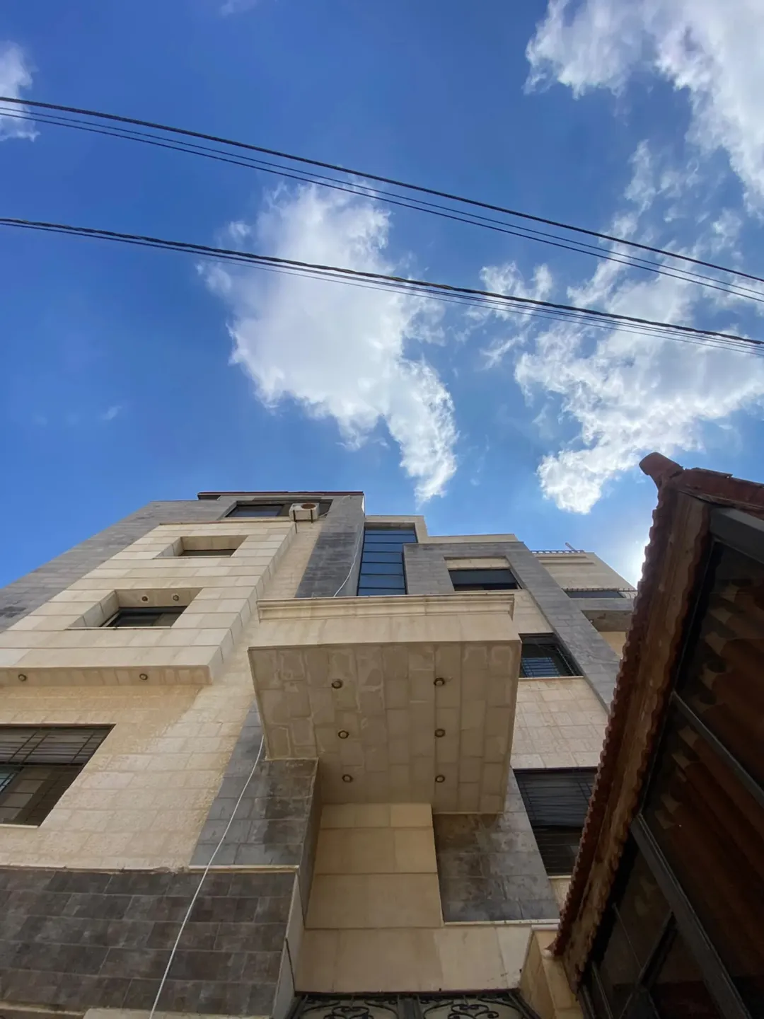 ضاحية الرشيد 140م طابق تاني عمر البناء 8 سنوات