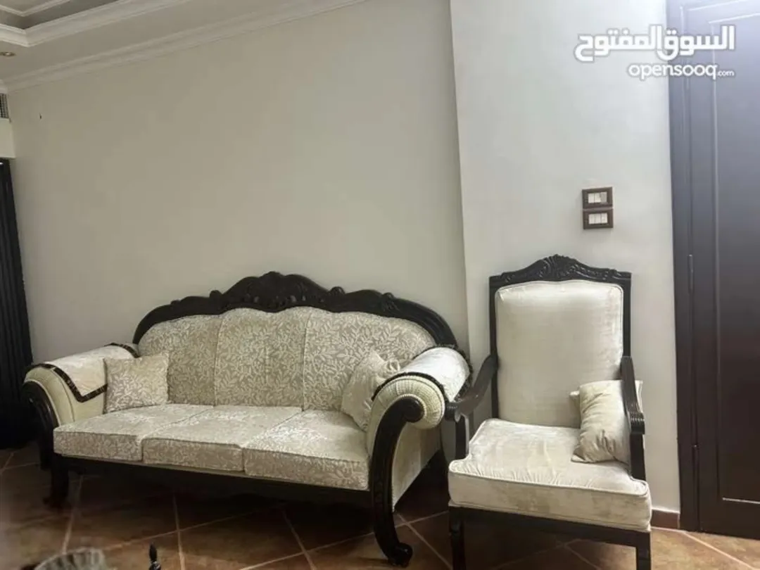 شقة واسعة للبيع في إربد – حي القصيلة