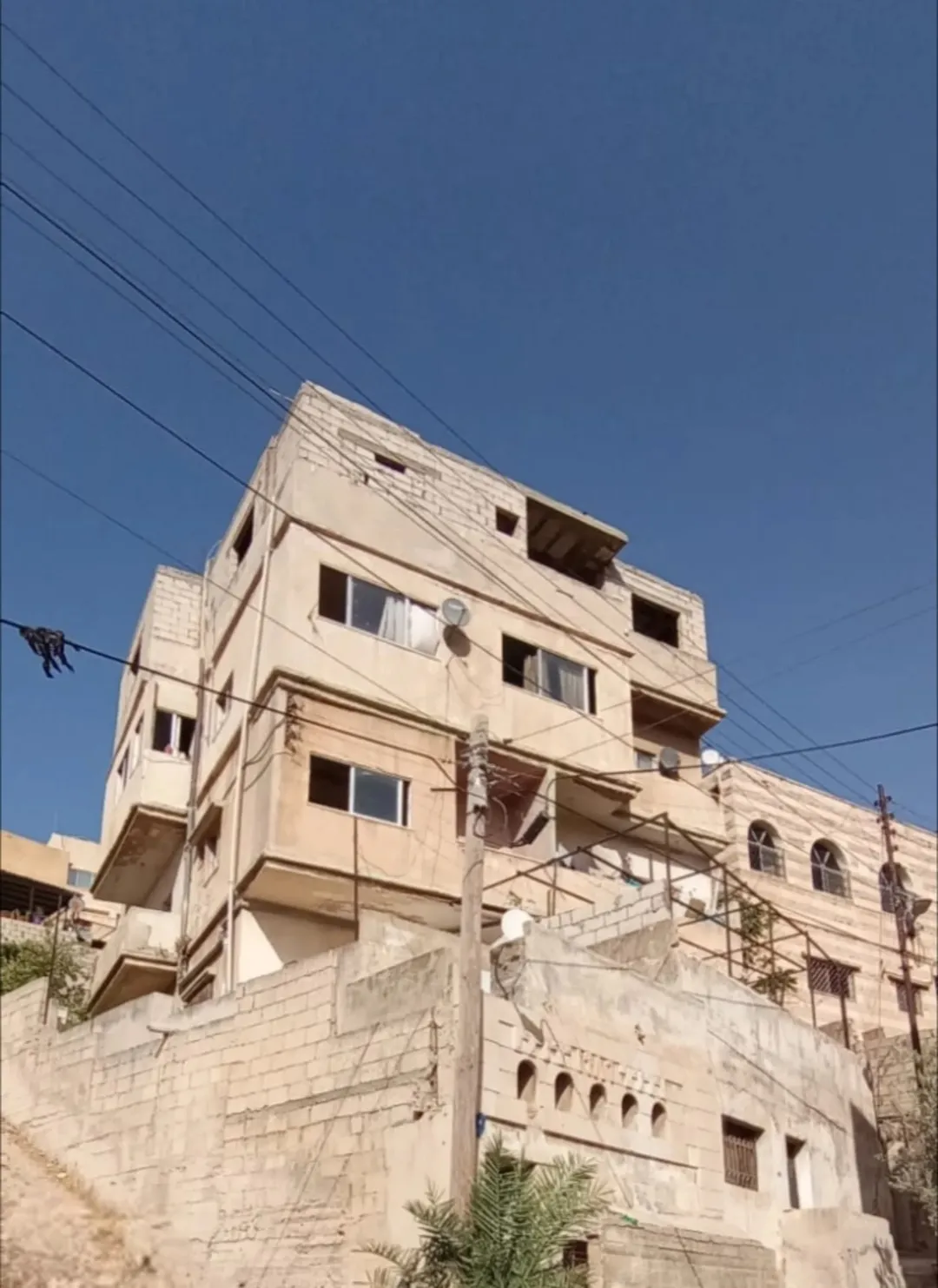 عمارة سكنية للبيع في جبل النصر – عمان