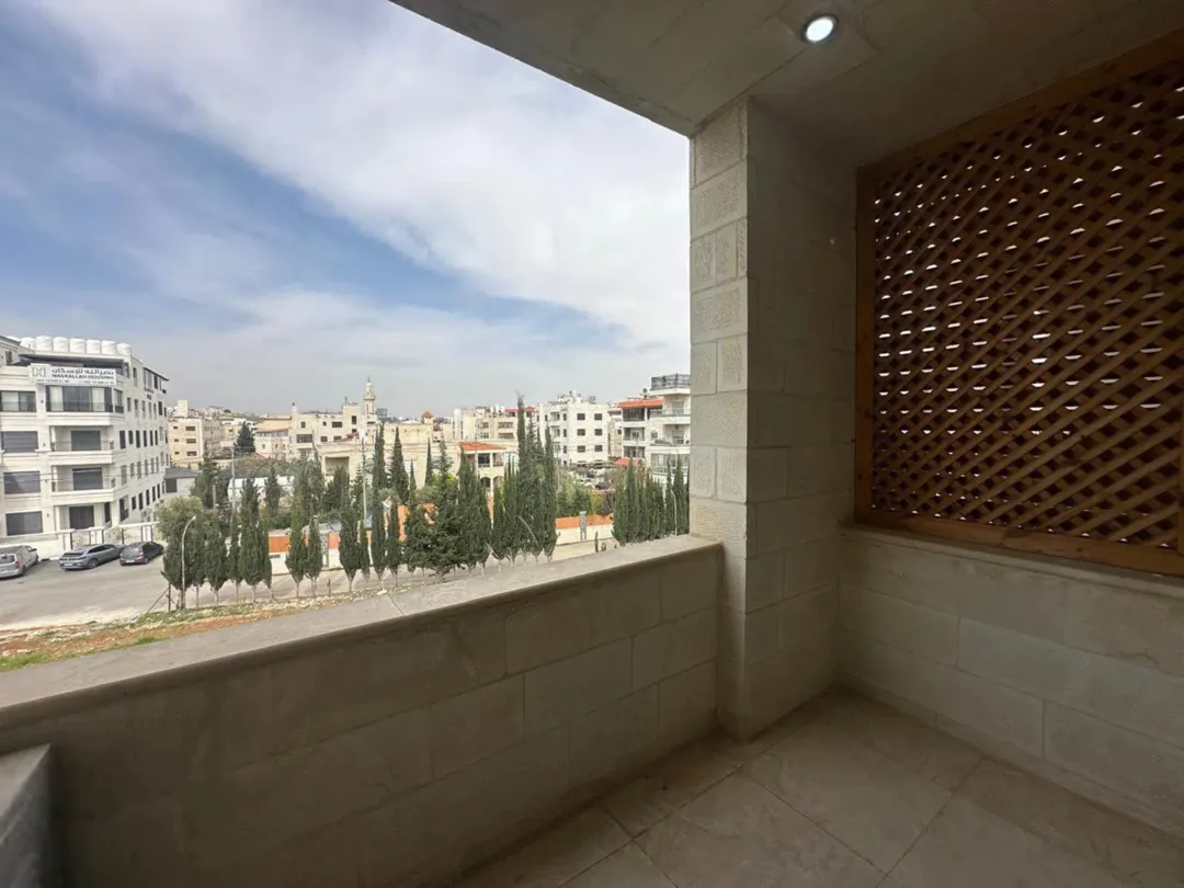شقق فاخرة للبيع في ضاحية النخيل شارع رئيسي
