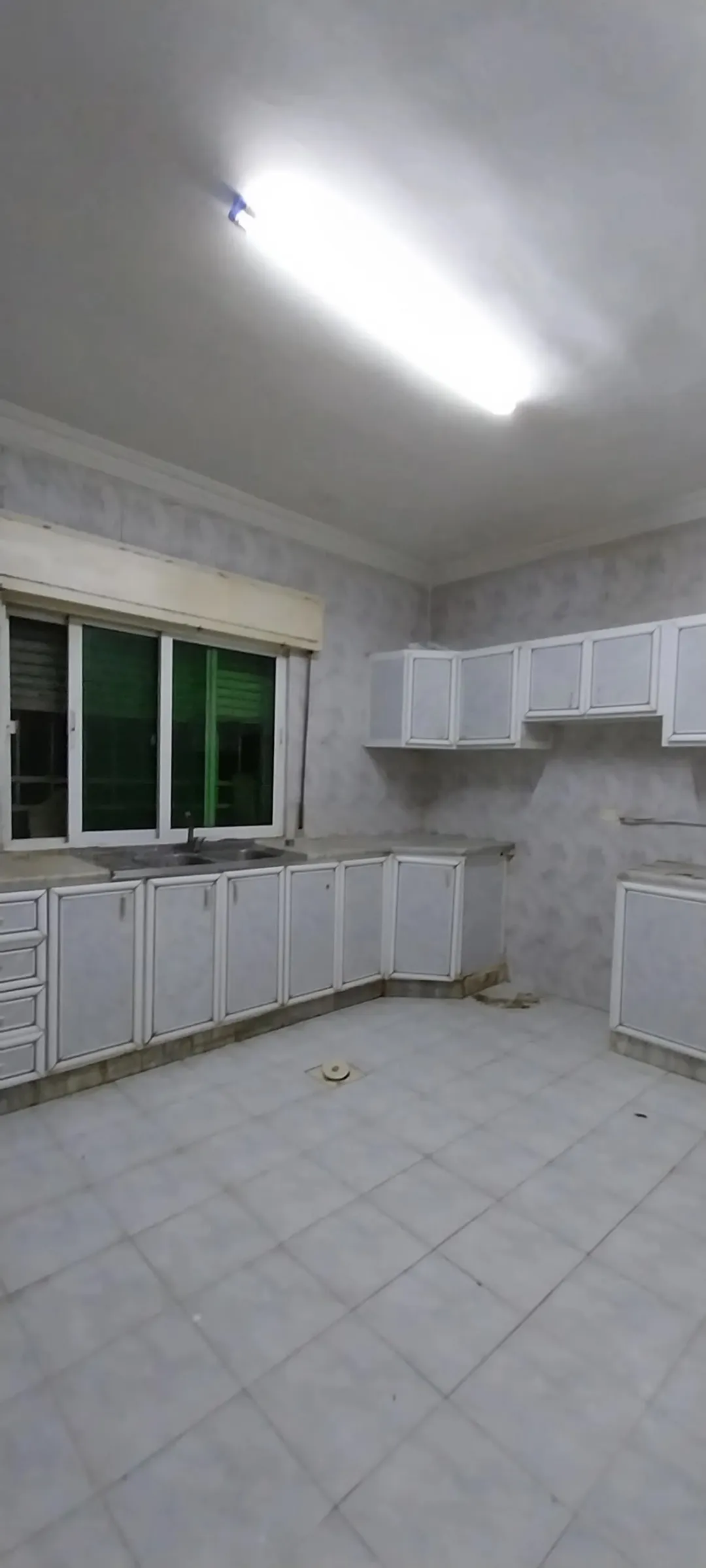 شقة طابق ثالث للبيع