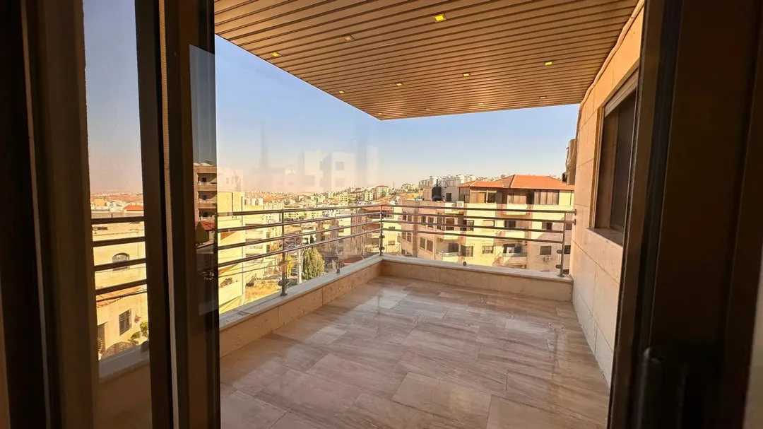 شقه فخمه في الجبيهه/الرشيد 186 متر شبه جديده للبيع مباشره وبسعر مغري