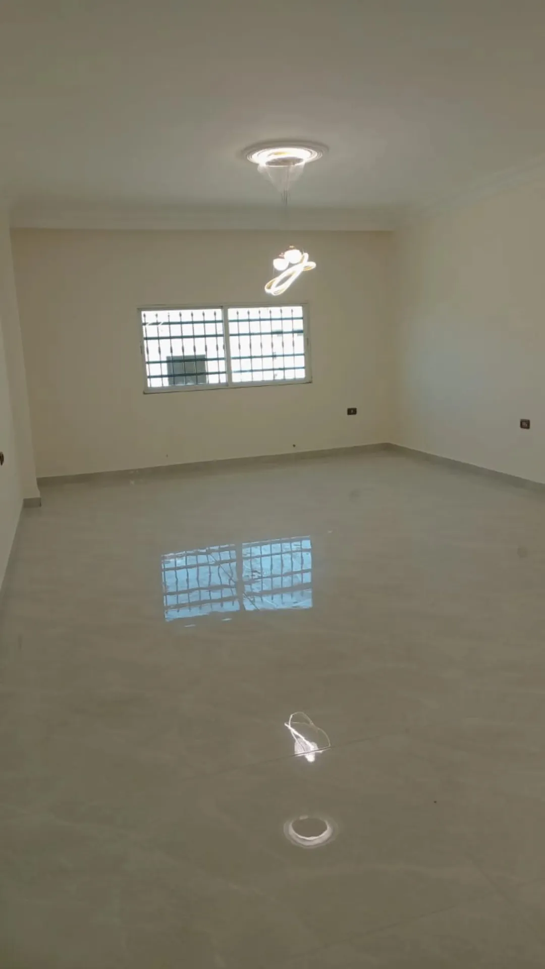 شقة للبيع مساحة 208 متر بجانب شاورما عربي افرنجي الدوار