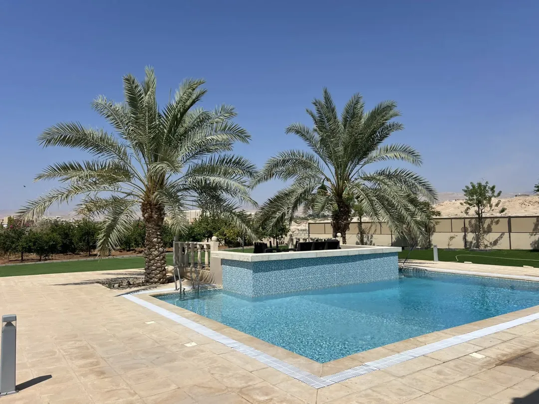مزرعه بشطيبات فاخره للبيع في الغور البحر الميت خلف البحيره