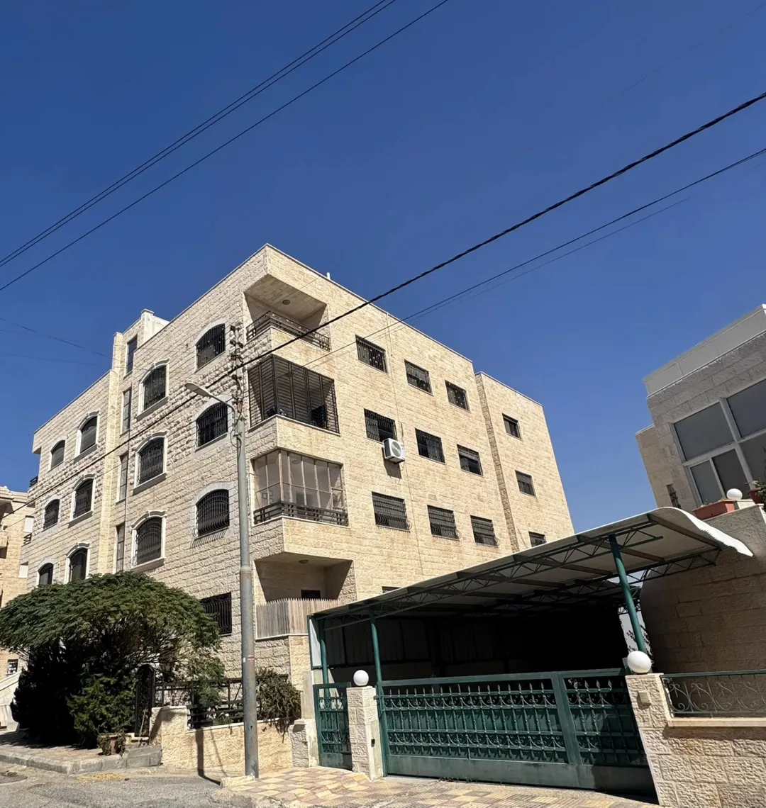 شقة فاخرة غير مفروشة للبيع في ضاحية الرشيد عمّان