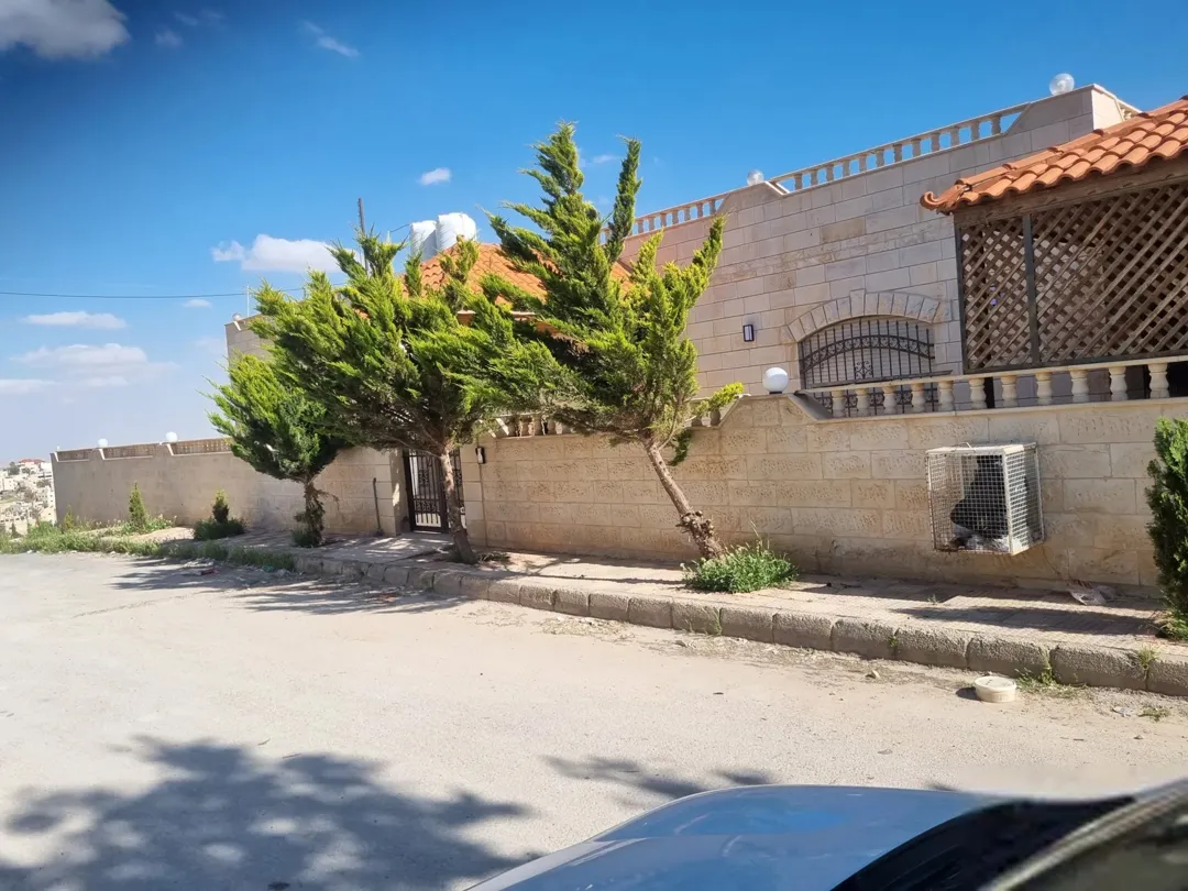 منزل واسع ومميز للبيع في جريبا