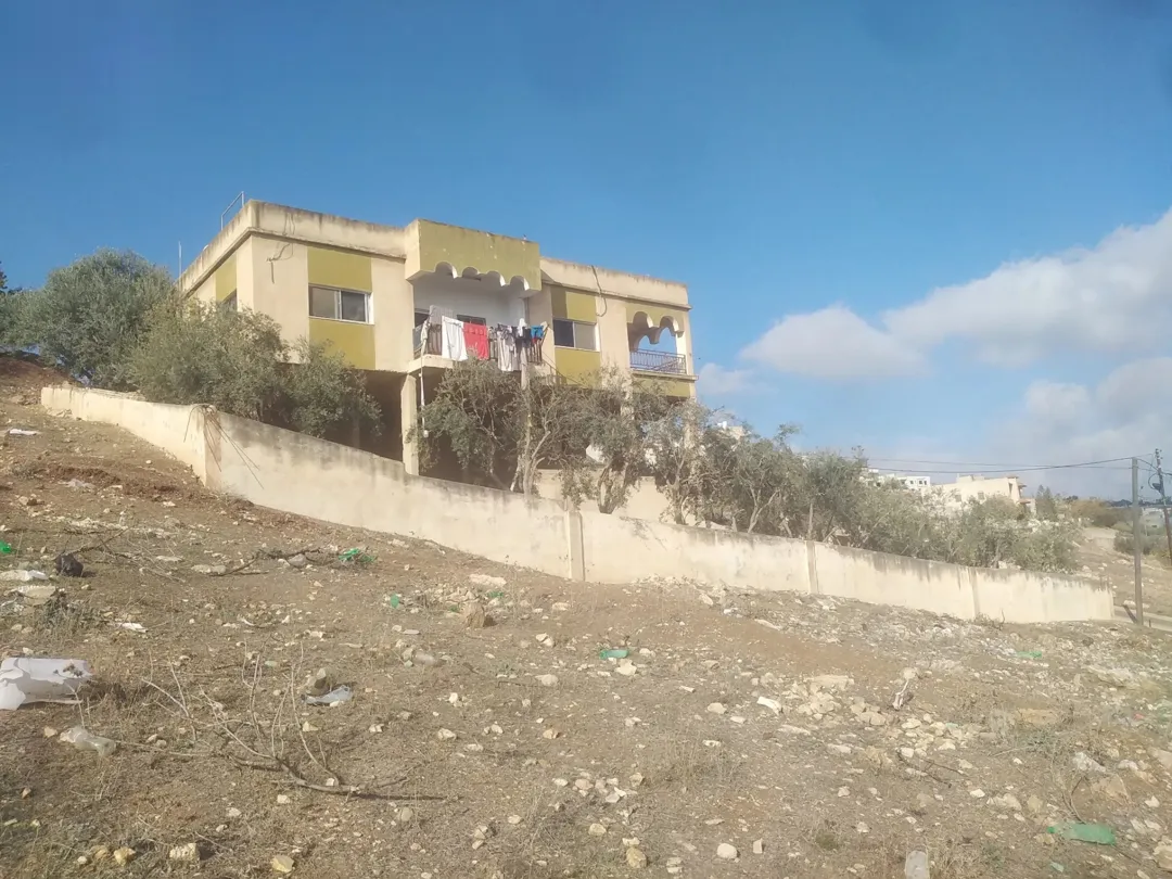 منزل مستقل للبيع الحصن الحي الغربي ذو اطلاله رائعه جدا في منطقة ام الهوى….