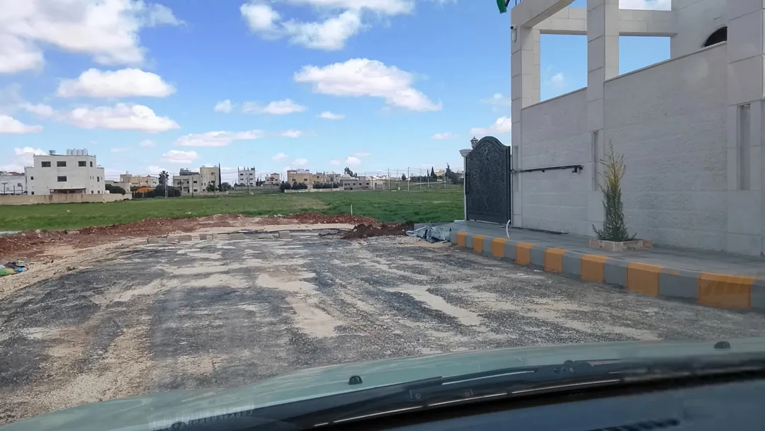 ارض للبيع خشافية اللوزية قرب دوار البيضاء موقع مميز
