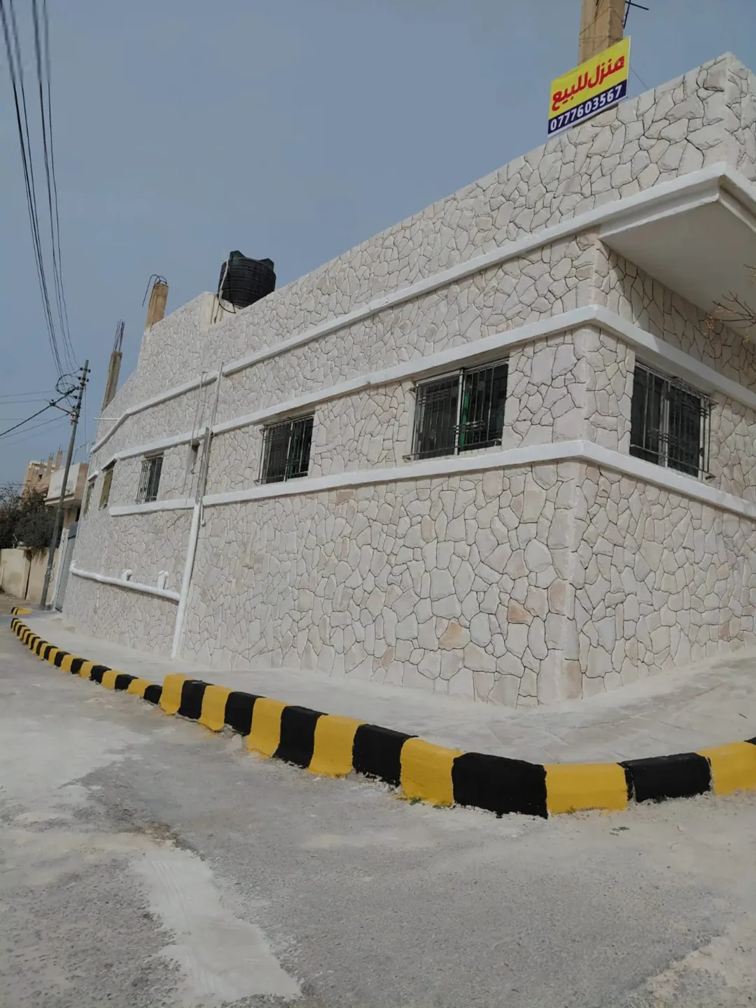 منزل مستقل فاخر للبيع في موقع متميز