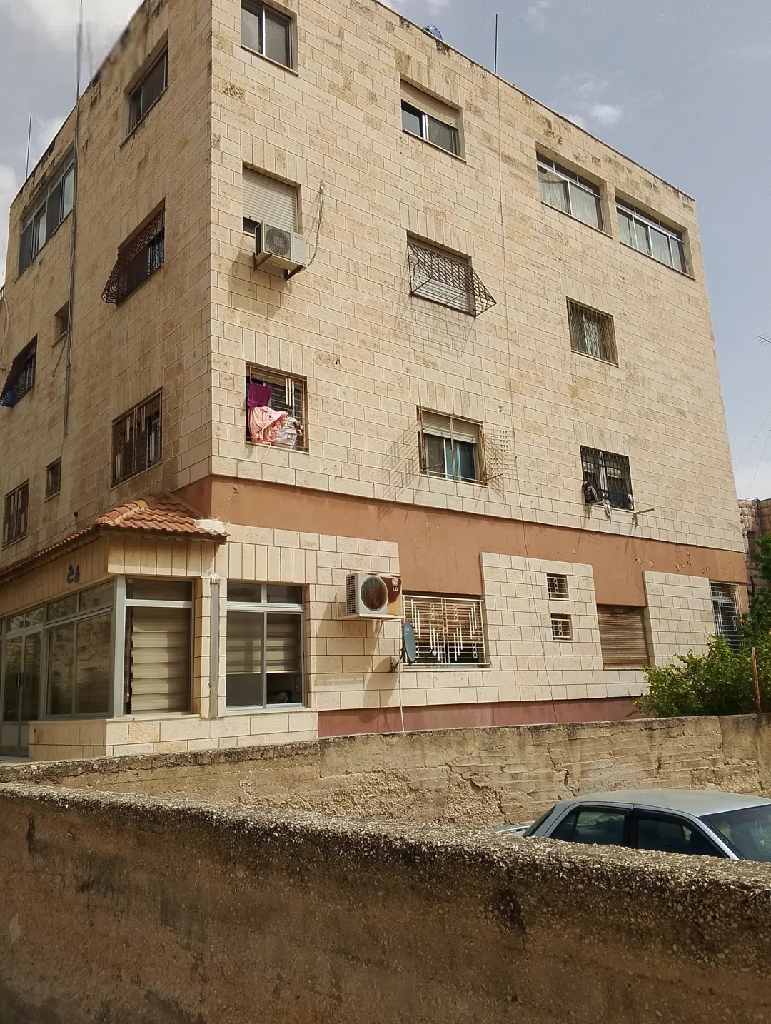 شقة فاخرة للبيع في قلب جبل الحسين