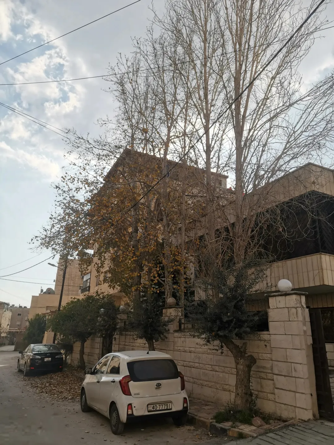منزل طابقين/مطلوب 15000مقابل رهن العقار لمدة سنة مع اعطاء الفائدة لصاحب الرهن