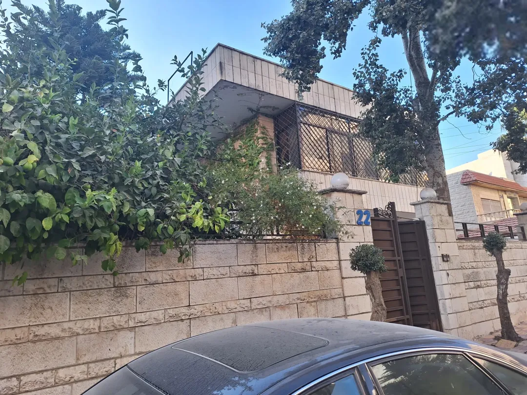 منزل طابقين/مطلوب 15000مقابل رهن العقار لمدة سنة مع اعطاء الفائدة لصاحب الرهن