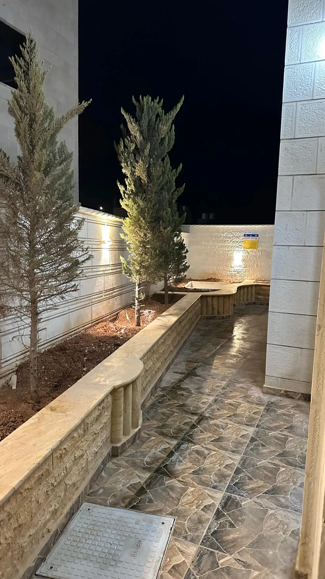 فيلا فاخرة للبيع في المستندة الغربية – عمان