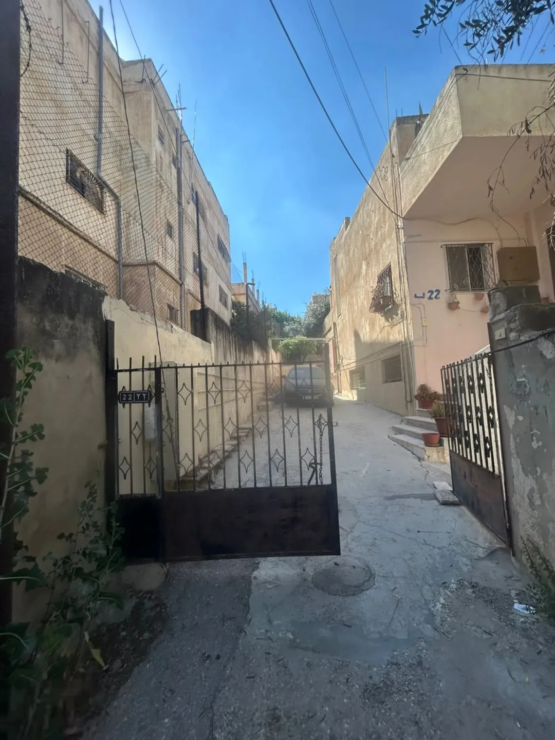 منزل مستقل للبيع في عمان – الجبل الأخضر، يتميز بمساحات واسعة وإطلالة شاملة