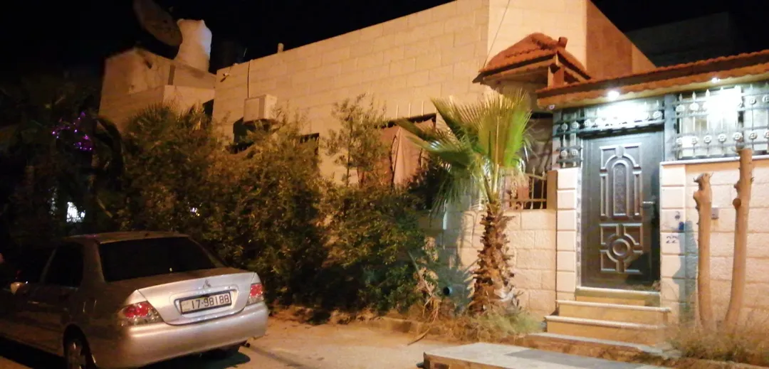 بيت مستقل للبيع في الزرقاء – جبل طارق
