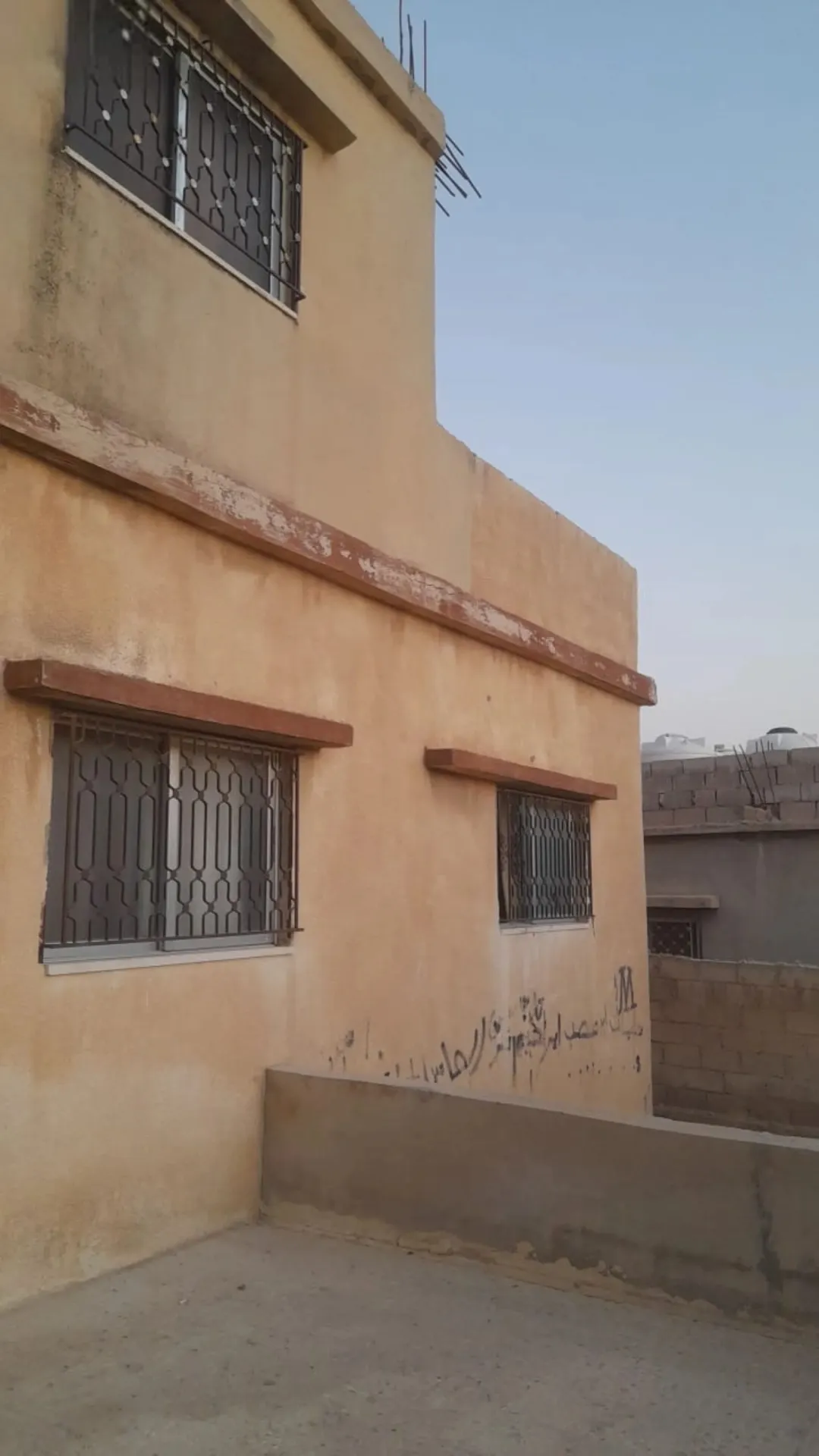 منزل مستقل ساحر للبيع في الزرقاء – عوجان طابقين
