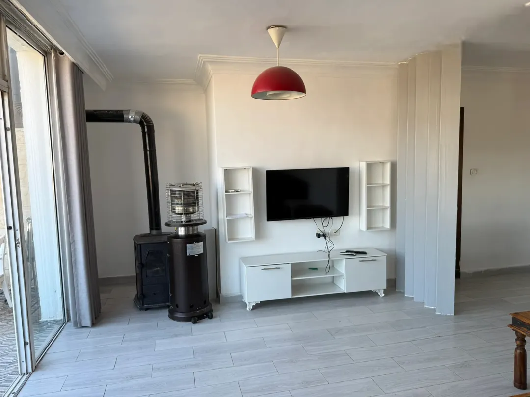 Furnished 2-bedroom rooftop for rent in the best location in Al Yasmeen (Rabwat Abdoun) — صورة 2