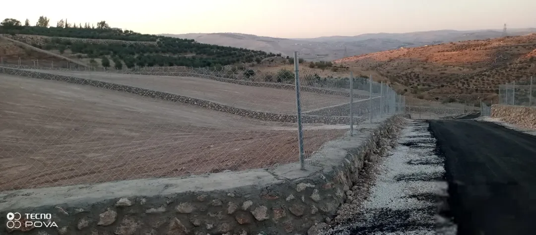 مزرعه للبيع في صروت من القطع المميزة جدا على 3 شوارع