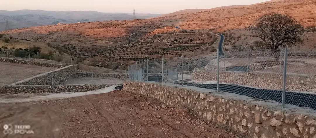 مزرعه للبيع في صروت من القطع المميزة جدا على 3 شوارع