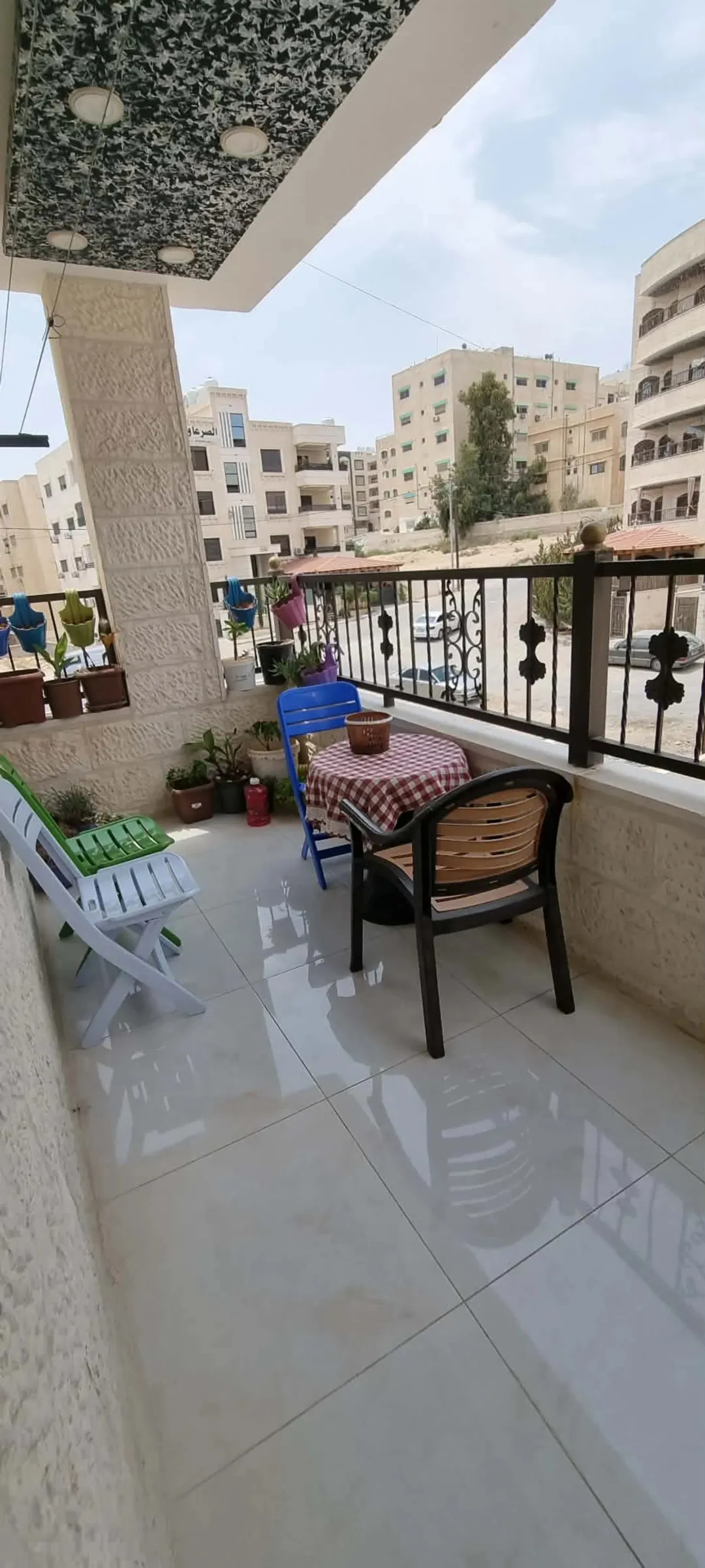 شقة مميزة للبيع في الزرقاء الجديدة