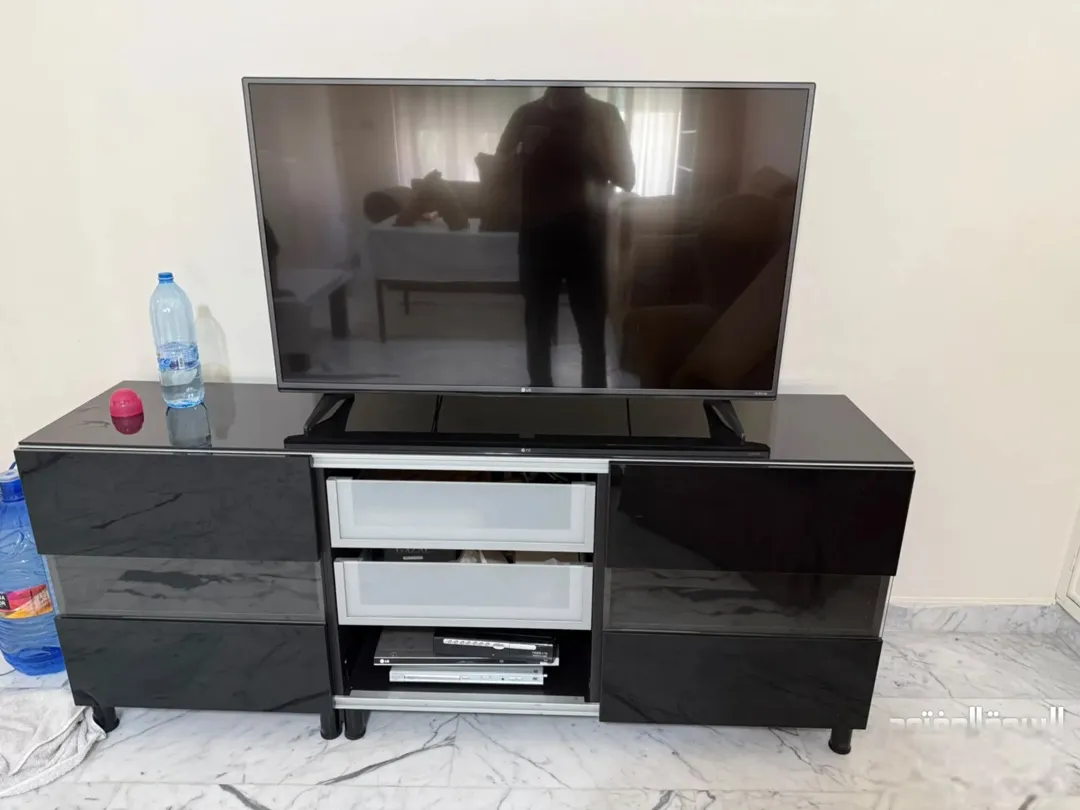 شقة مفروشة فاخرة للإيجار السنوي في دير غبار، عبدون حي السفارات ، عمان