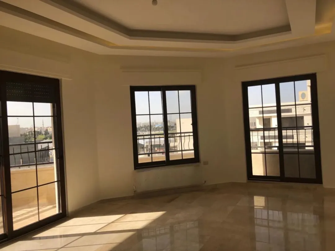 شقة غربية طابق ثالث 180 متر للبيع في اجمل مناطق البنيات مقابل مديرية الامن العام سوبر ديلوكس