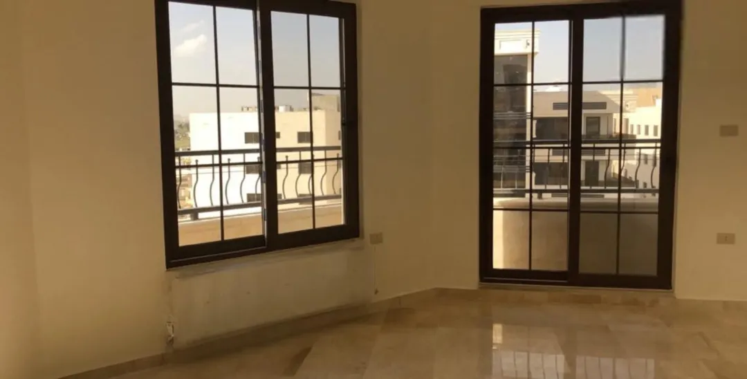 شقة غربية طابق ثالث 180 متر للبيع في اجمل مناطق البنيات مقابل مديرية الامن العام سوبر ديلوكس