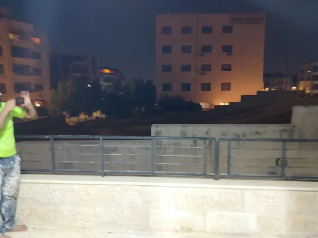 شقة فاخرة للبيع في مرج الحمام خطوات من دوار الشوابكه