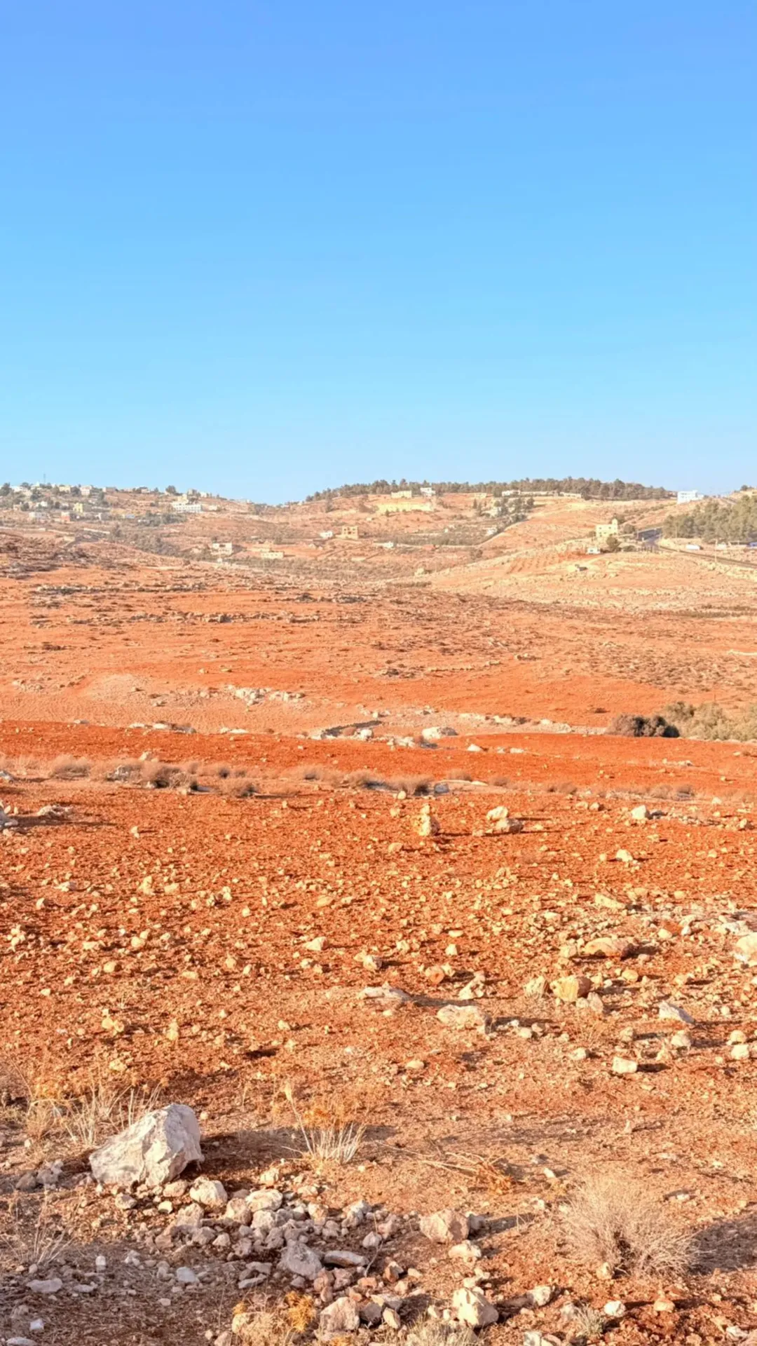 ارض في العنيبه منبسطة بالكامل واصل الخدمات