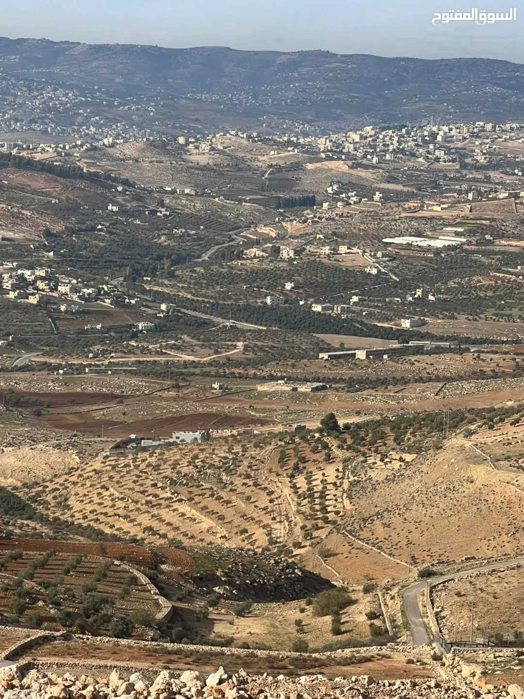 ارض في العنيبه منبسطة بالكامل واصل الخدمات