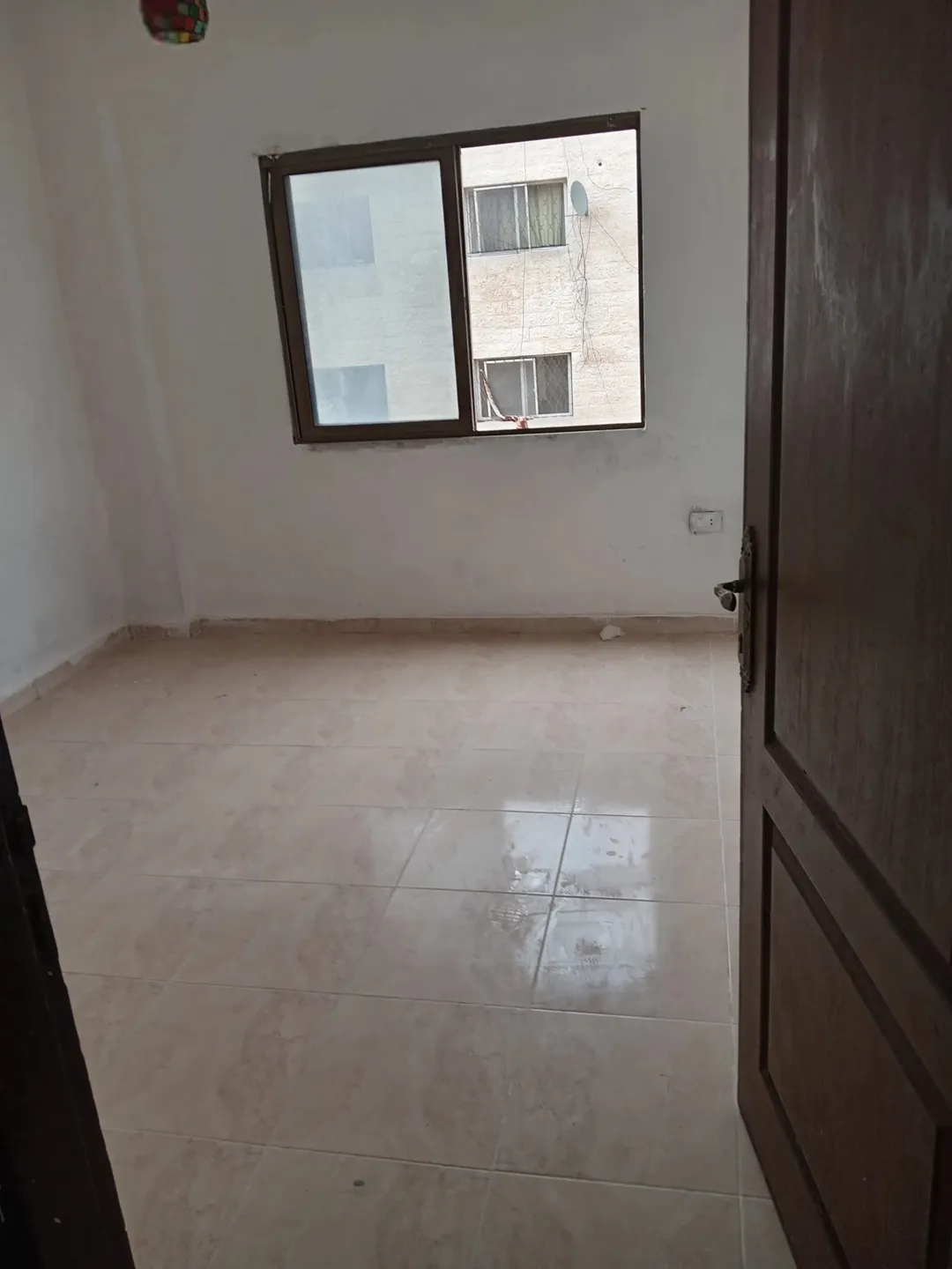 شقة سكنية مميزة للبيع في حي الزغاتيت بالقرب من مسجد أم محمد