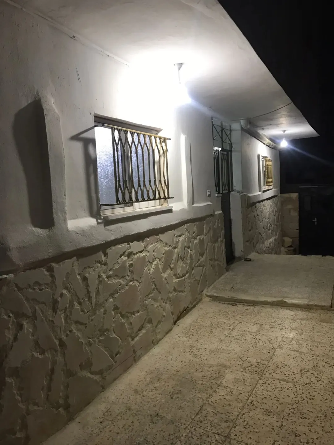 منزل مستقل طابقين للبيع في الزرقاء – جبل الأمير حسن