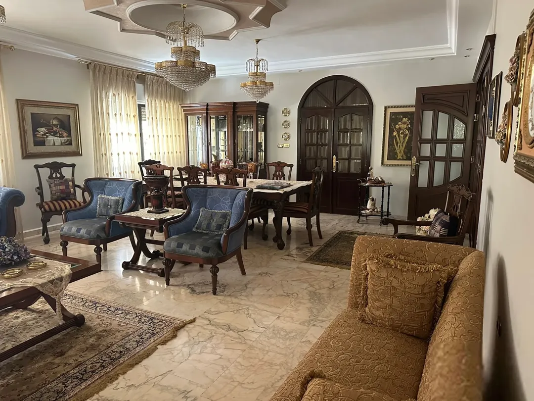 فيلا ضاحية الأمير راشد