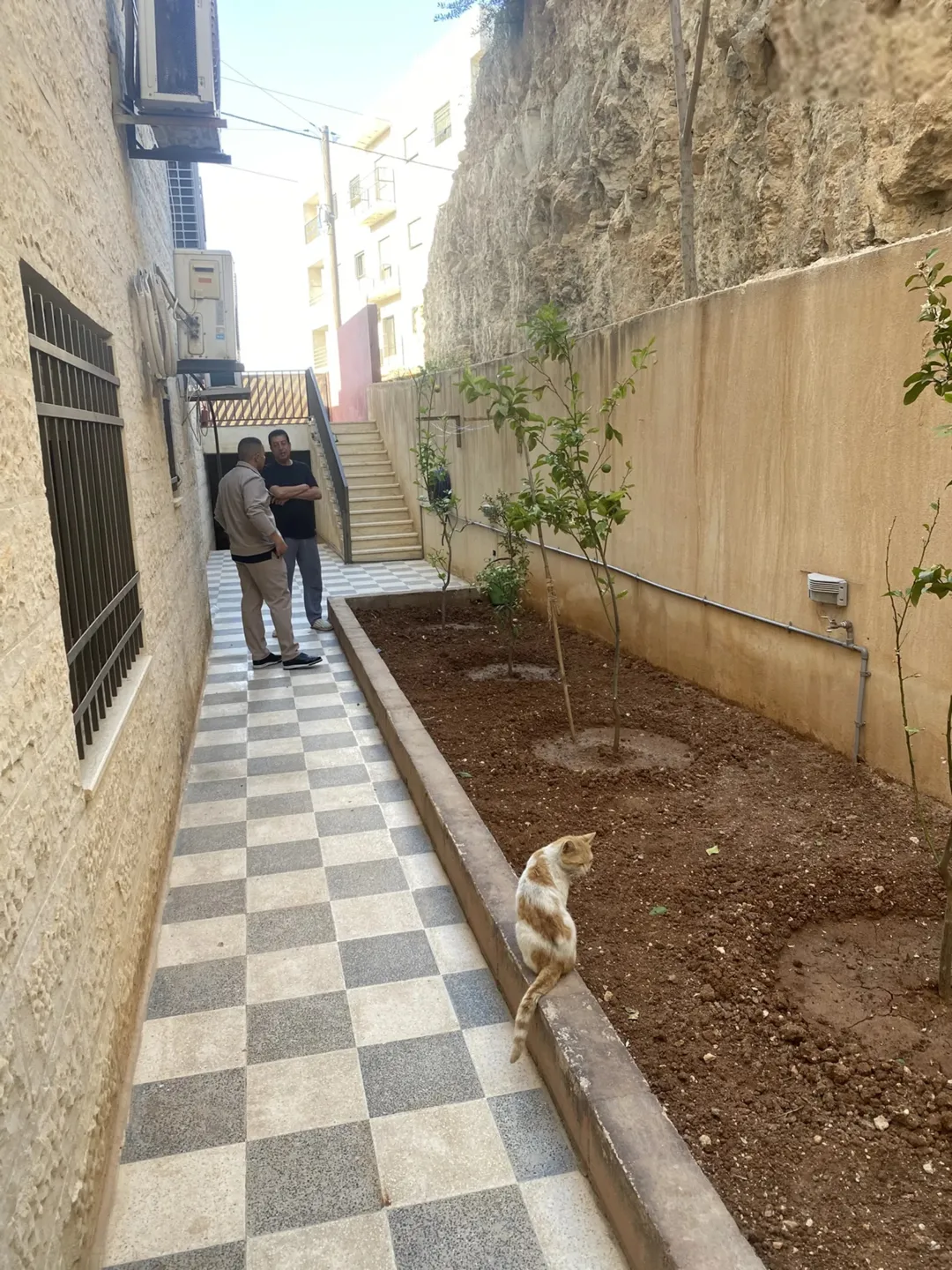 شقة فخمة في ابو علندا خلف الكارفور شبه ارضي استقلالية كاملة تستحق المشاهدة