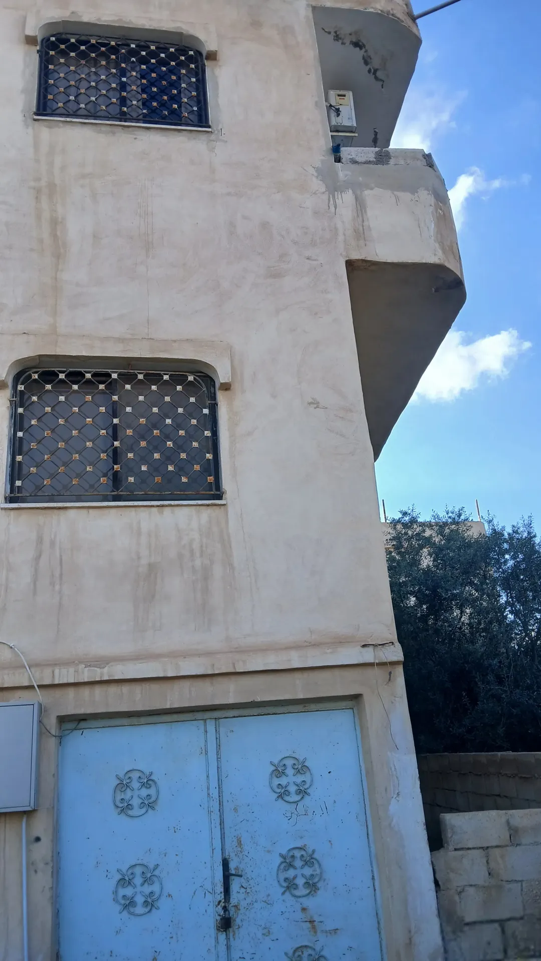 عمارة استثمارية على شارعين مميزة للبيع في العبدلية قرب مسجد احد