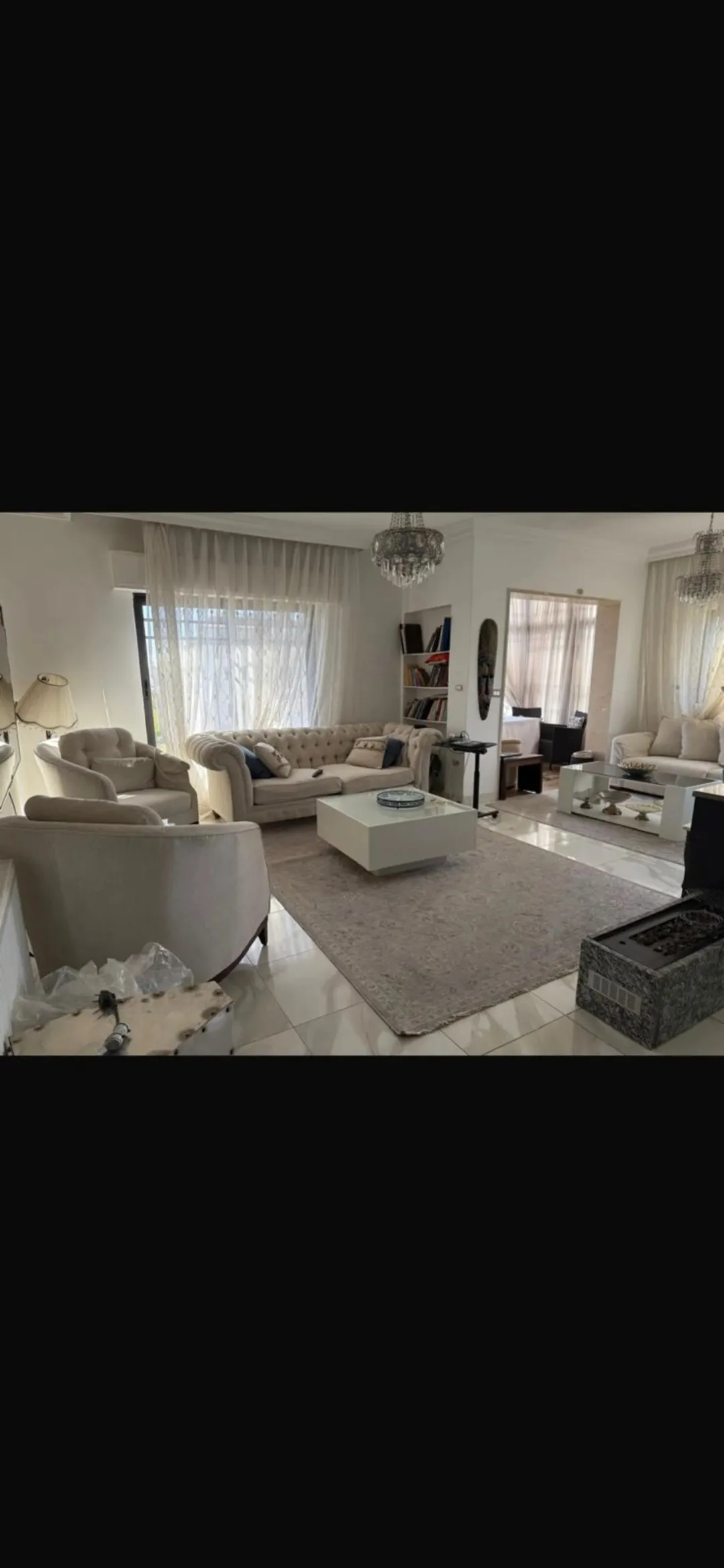 رووف فاخر بمساحة واسعة للبيع في الجندويل – موقع استثنائي