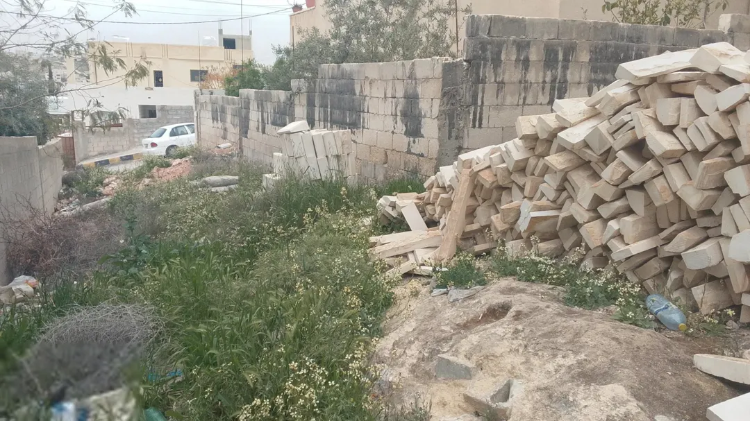 منزل قيد الانشاء للبيع