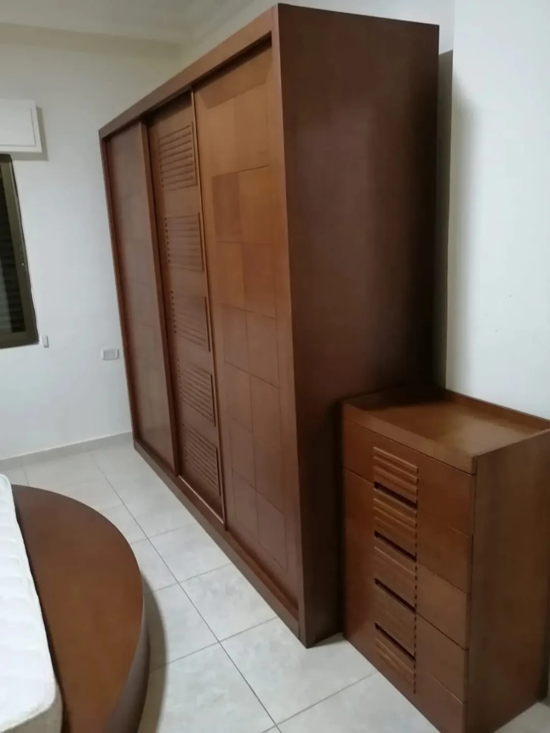 شقة أرضية فاخرة مفروشة مع تراس وحديقة في دير غبار | ID 738398