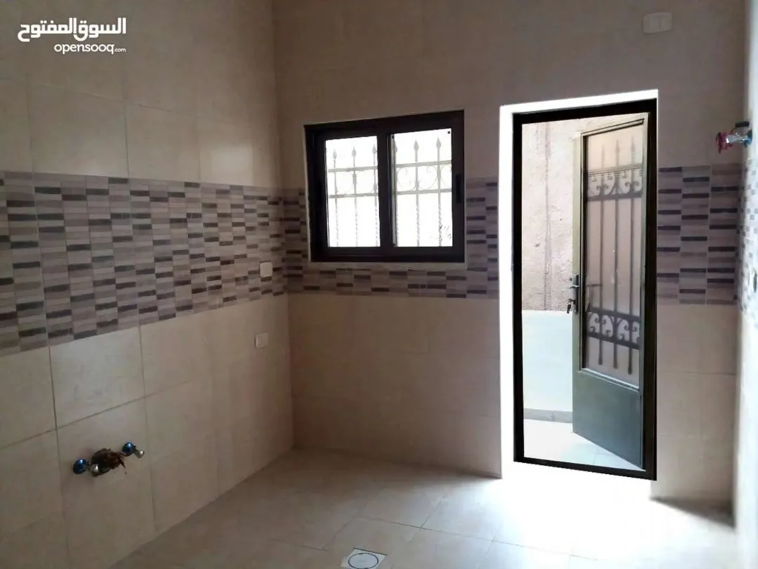 منزل مكون من طابقين مساحة الأرض 240 م2 كل طابق 120 متر2 تشطيب سوبر ديلوكس