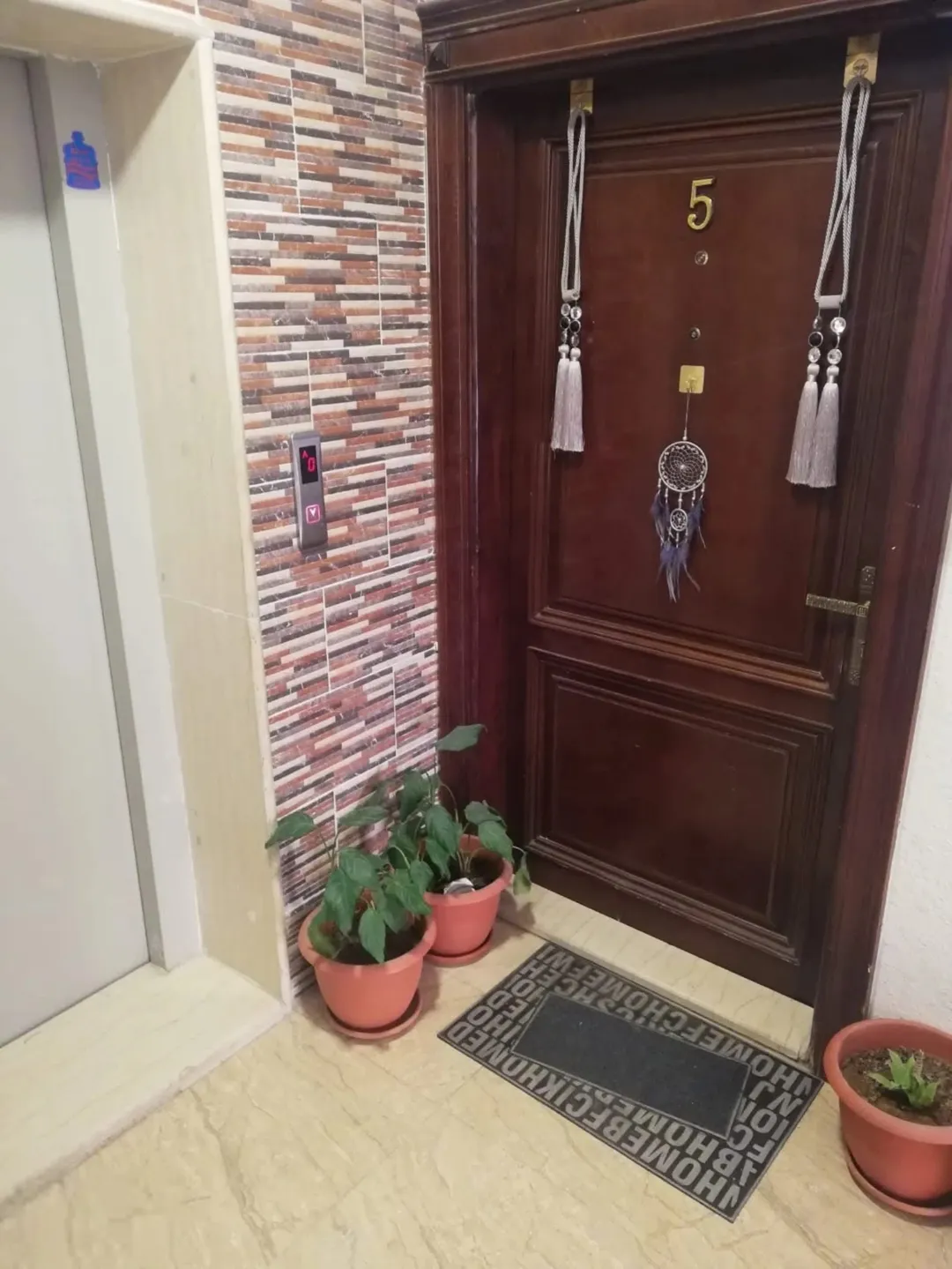 شقة مميزة للبيع في الحي الشرقي – إربد