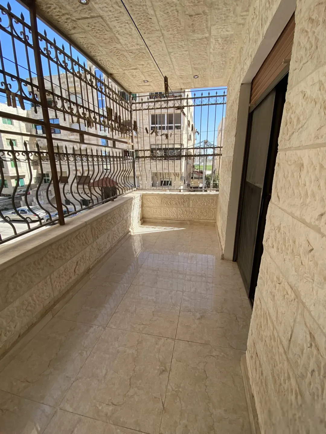 شقة مميزة للبيع في الحي الشرقي – إربد