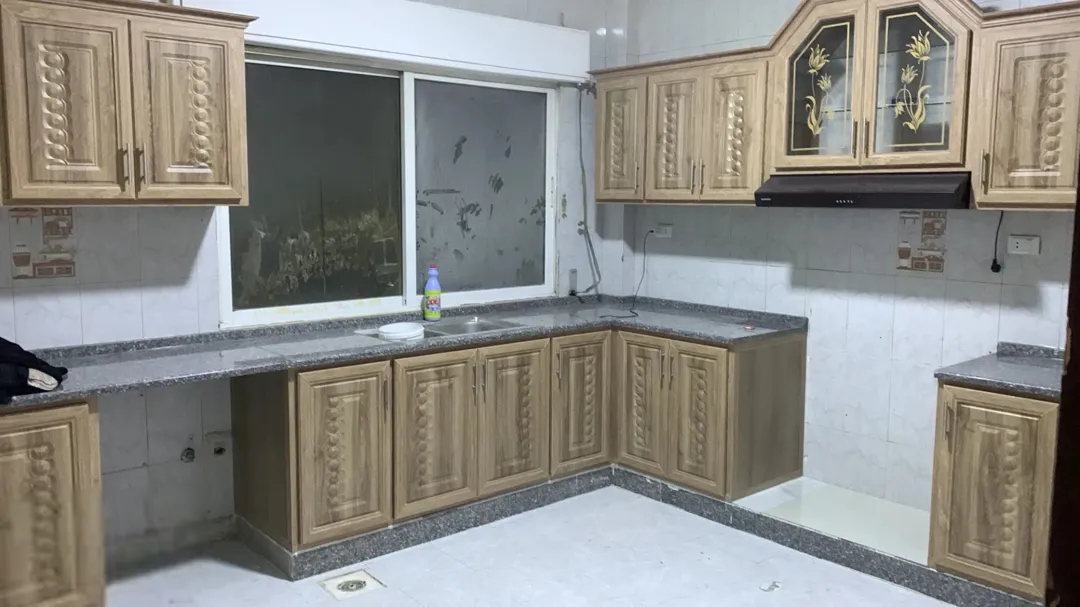 شقة للبيع في حي نزال – الذراع الغربي