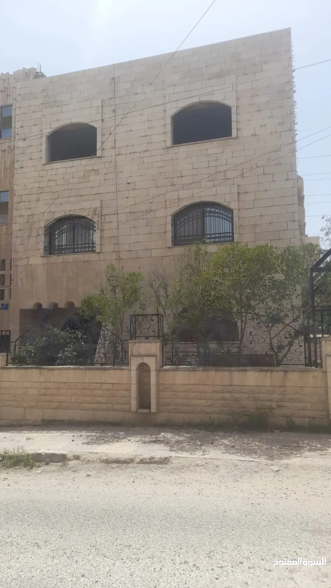 عمارة سكنية للبيع بمنطقة طبربور