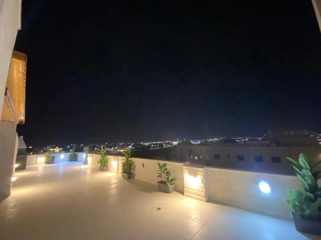 روف فاخر للبيع في إربد – منطقة الراهبات الوردية