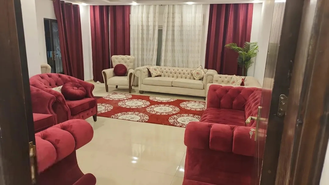 بيت الأحلام ممكن يكون هون شقة مريحة بتفاصيل بتخليك تحس بالراحة من أول نظرة