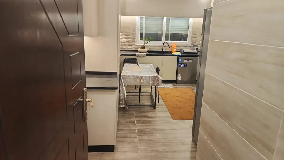 بيت الأحلام ممكن يكون هون شقة مريحة بتفاصيل بتخليك تحس بالراحة من أول نظرة