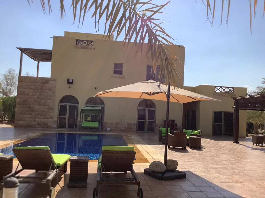 مزرعة في البحر الميت/ الشونه الجنوبية / السويمه / حوض جلد مميزة للبيع للجادين فقط
