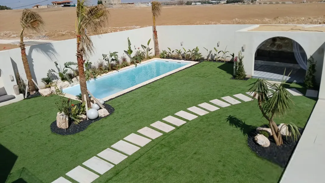 مزرعة /شاليه ذو تصميم عصري حديث